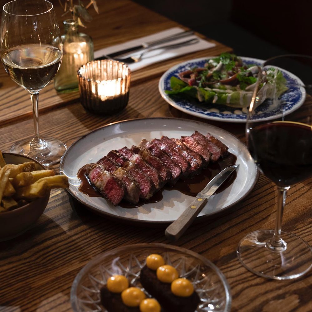 bar_celeste_1626843510_2622475901579874799_4475846559