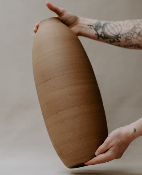 big-vase-YBgo9n81lVUQePDp